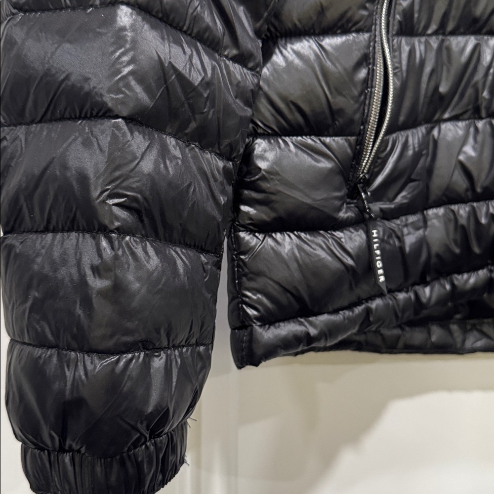 NWT Tommy Hilfiger Black Zip Up Puffer Jacket Size Large - Picture 9 of 11